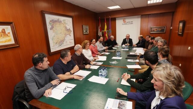 El delegado territorial, José Antonio Rubio, preside la reunión del Plan de recuperación del Lince Ibérico entre técnicos de Medio Ambiente y alcaldes de la zona del Cerrato