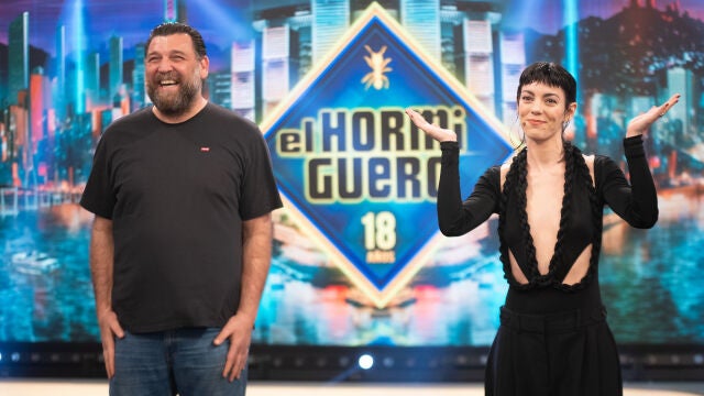 Vicky Luengo y Hovik Keuchkerian, protagonistas de 'Reina Roja', estuvieron anoche en 'El Hormiguero'