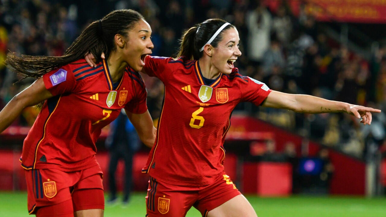 オランダ。 スペインは自らに2つの初の記録を与える