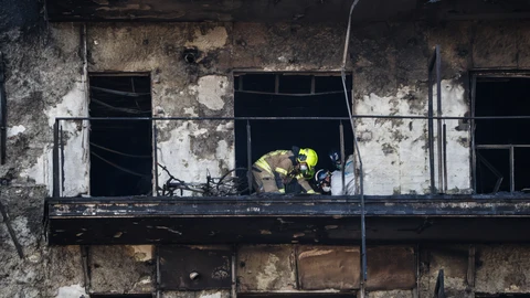 Aumenta el número de fallecidos en el incendio de València tras la primera inspección ocular