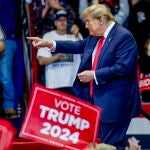 Donald Trump campaigns in Rock HIll, South Carolina