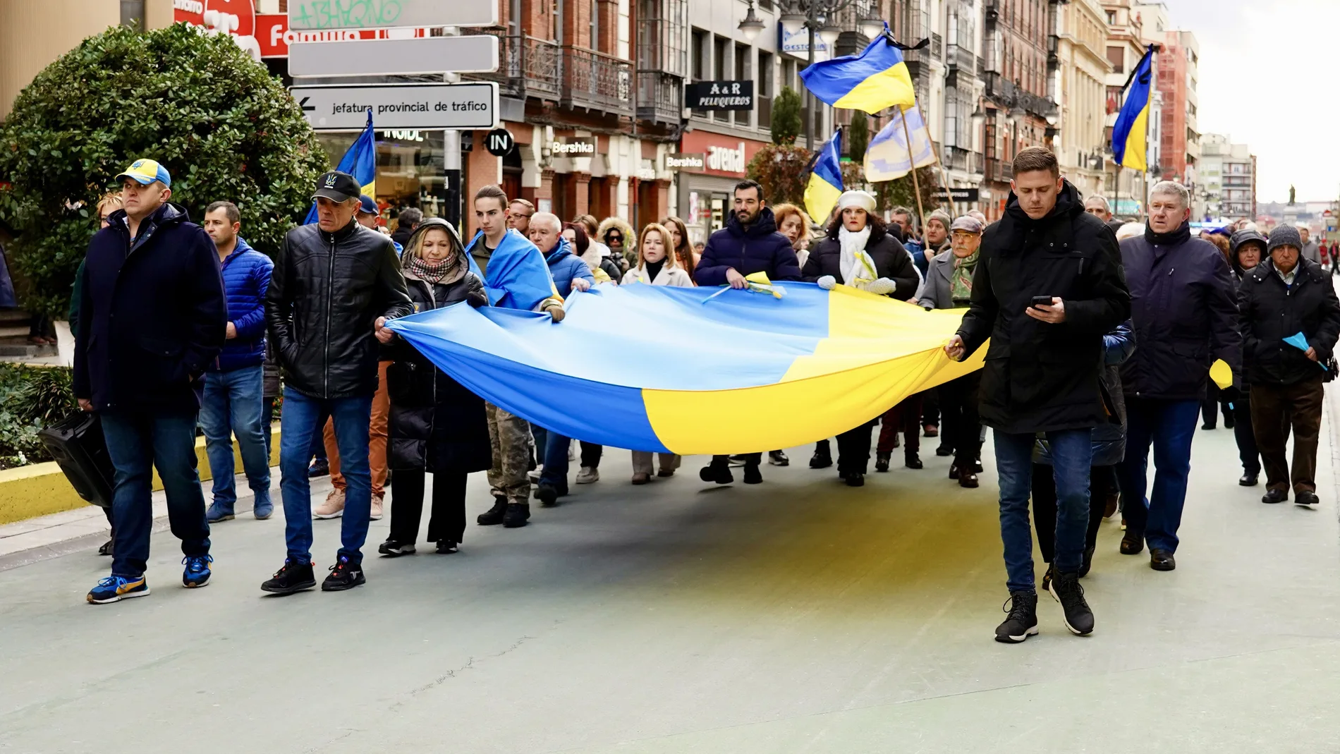 Marcha por las calles de León de ciudadanos ucranianos y leoneses
