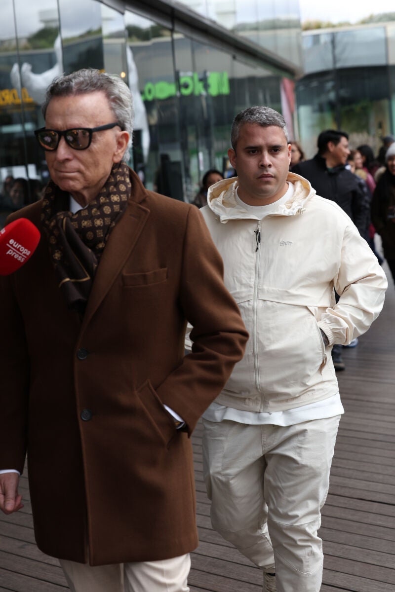 Ortega Cano y José Fernando apoyan a Gloria Camila en su primer desfile