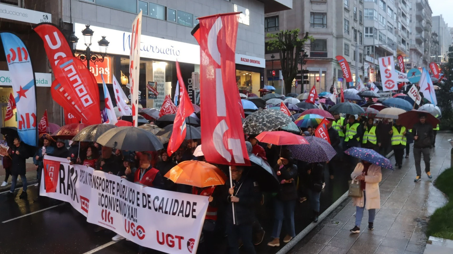 Multitudinaria manifestación en Vigo para reclamar la actualización del convenio de VitrasaCIG24/02/2024