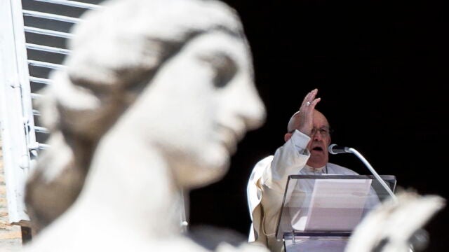 Pope Francis leads Angelus Prayer
