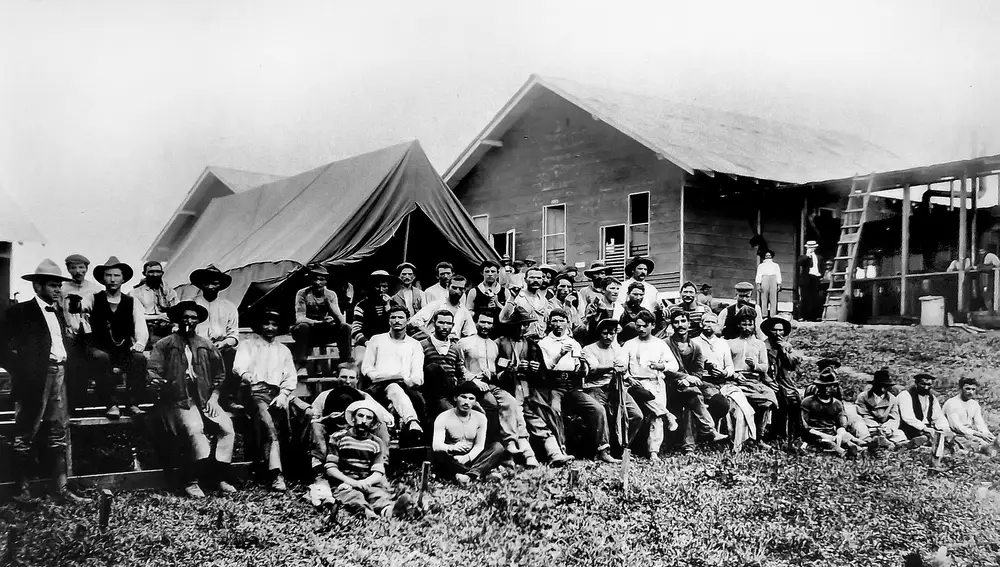 Trabajadores gallegos en Panamá a principios del siglo XX.