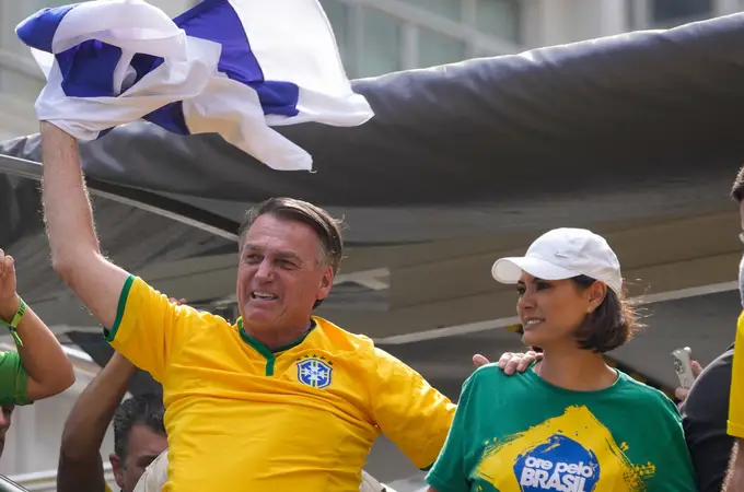 Los seguidores de Bolsonaro arropan al expresidente en las calles de São Paulo ante las acusaciones de golpismo