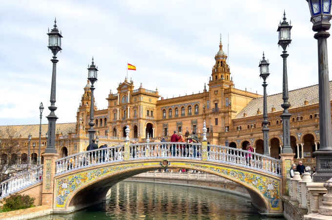 Sevilla cobrará una entrada a los turistas para acceder a la plaza de España
