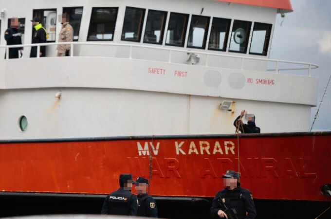 El buque fue abordado a 400 millas de Vigo. 