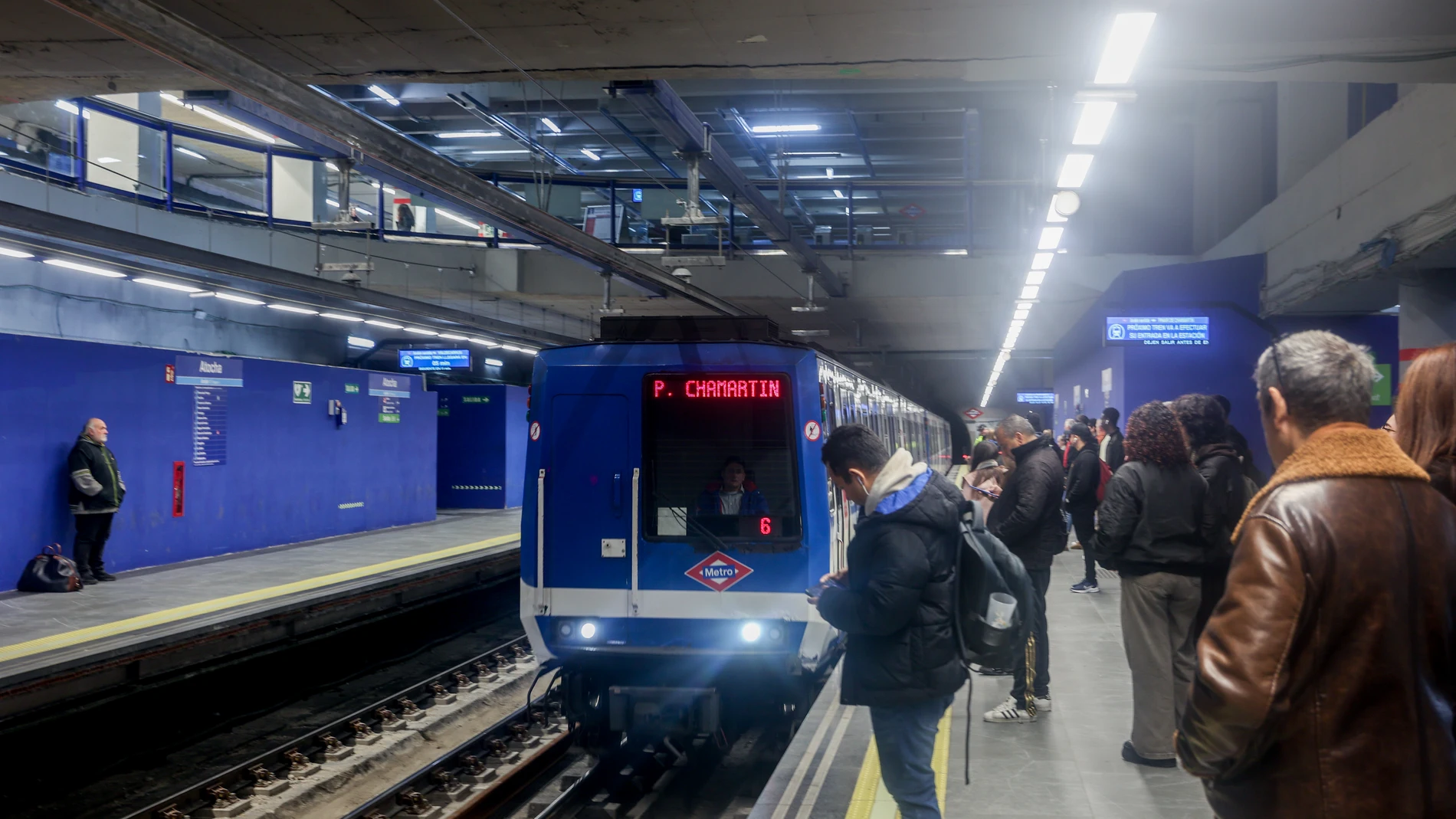 Un tren entrando en la estación de Atocha de Metro, a 25 de febrero de 2024, en Madrid (España). 25 FEBRERO 2024;METRO;VIAJEROS;RECURSOS;GENTE;TREN;VAGÓN Ricardo Rubio / Europa Press 25/02/2024