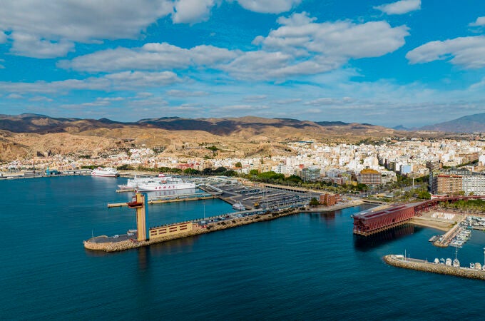 Vista panorámica del Puerto de Almería 