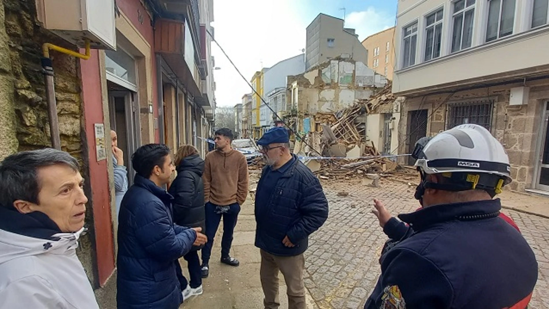 El alcalde de Ferrol ha visitado la zona del derrumbe. 
