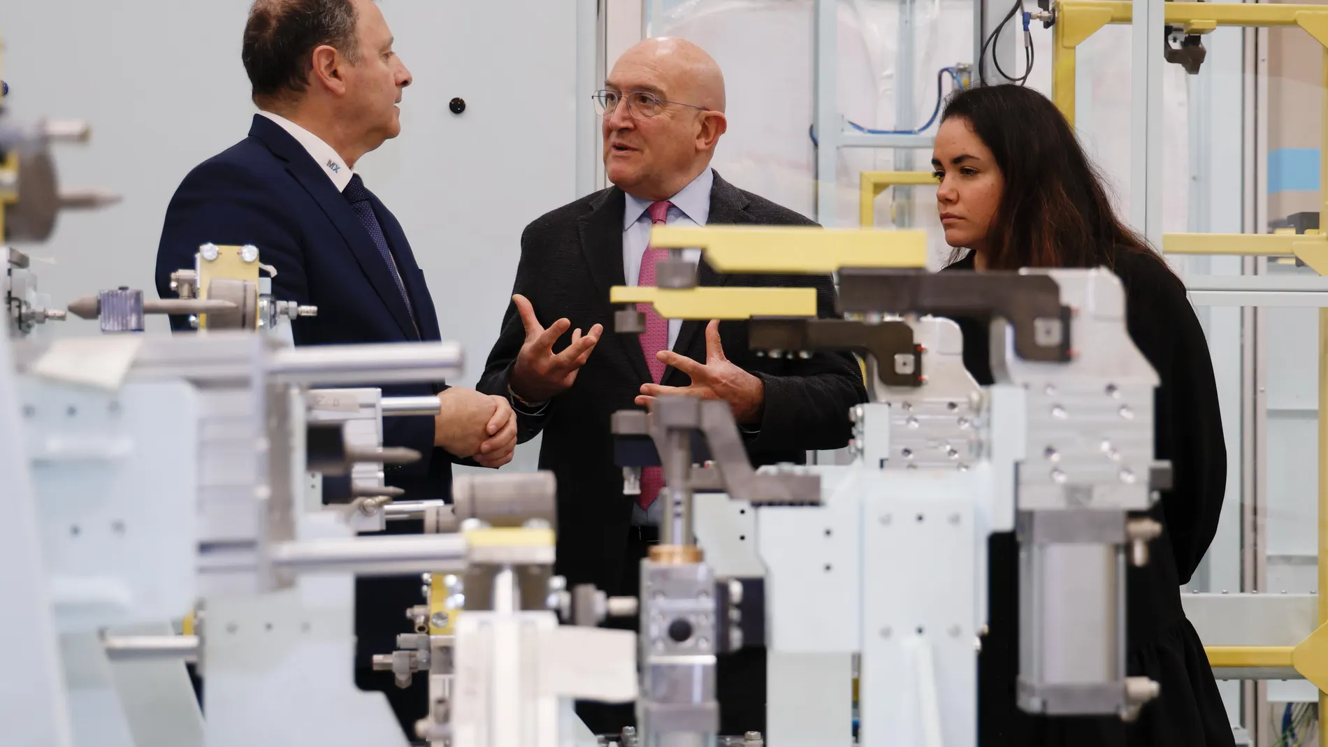 Jesús Julio Carnero durante su visita a las Industrias Maxi