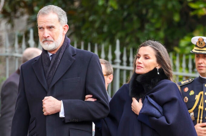 La Reina Letizia junto al Rey Felipe VI en el homenaje al Rey Constantino de Grecia