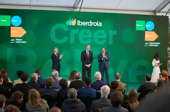 El Rey Felipe VI entrega las becas de formación de Iberdrola para el desarrollo del “empleo verde”