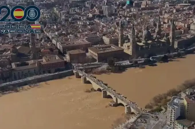 Impactantes imágenes aéreas de la crecida del río Ebro a su paso por Zaragoza