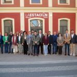 Más de 25 alcaldes de la Región de Murcia y Almería se concentran para reivindicar al Gobierno de España la puesta en marcha de línea ferroviaria