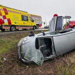 Accidente de tráfico entre dos vehículos en el cruce de LE-411 y LE 412, en La Antigua (León), en el que seis personas resultaron heridas