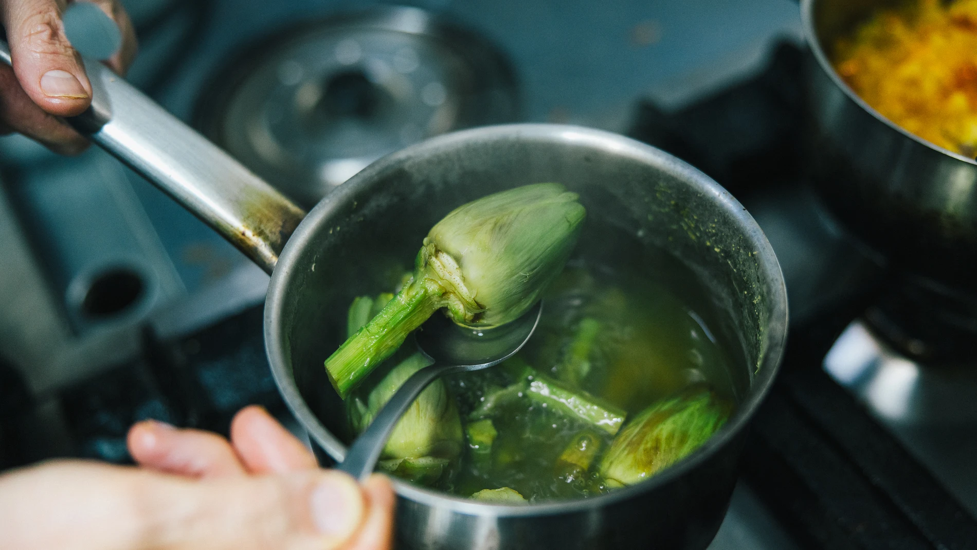 La Festa de la carxofa es sobre todo un festín gastronómico popular que atrae a varios miles de visitantes para degustar una gran variedad de platos