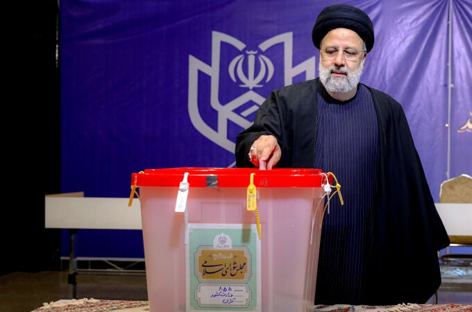 Irán.- El presidente de Irán revalida su escaño en la Asamblea de Expertos entre una baja participación