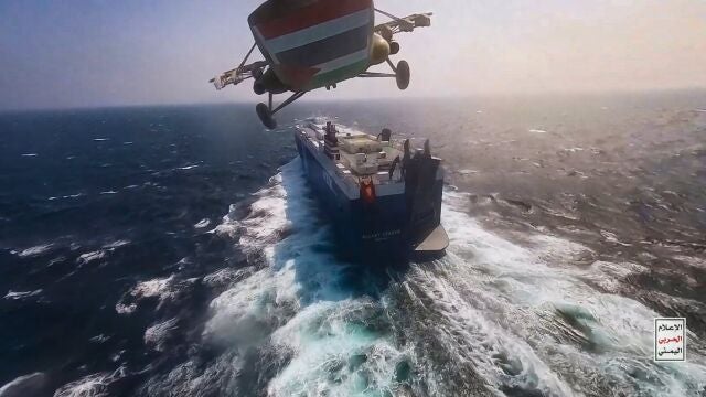 AMP.- O.Próximo.- El carguero 'Rubymar', alcanzado por los hutíes en febrero, termina de hundirse en el mar Rojo