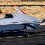 El XQ-67A poco antes de su primer despegue. 