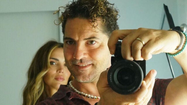 David Bisbal y su esposa Rossana, los reyes del Nilo