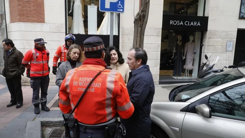El uso irregular de plazas y tarjetas para personas con movilidad reducida se rebaja hasta las 1.600 denuncias en 2023