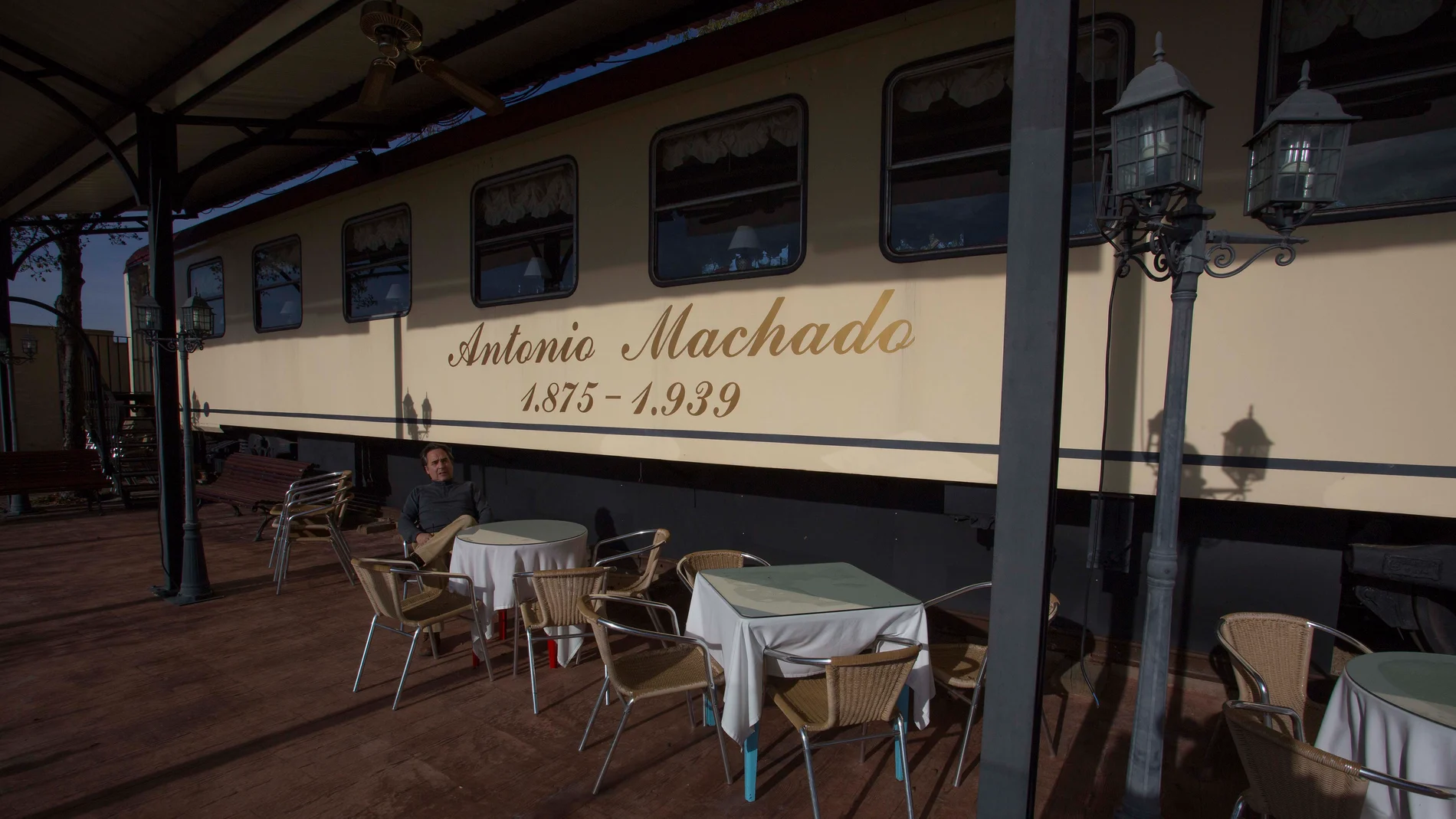Restaurante "La Postal" en el vagón "Antonio Machado"