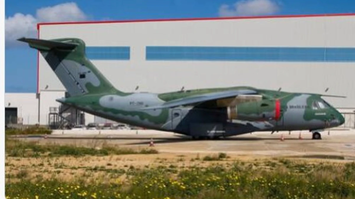 Marruecos prueba el birreactor de transporte de fabricación brasileña KC-390