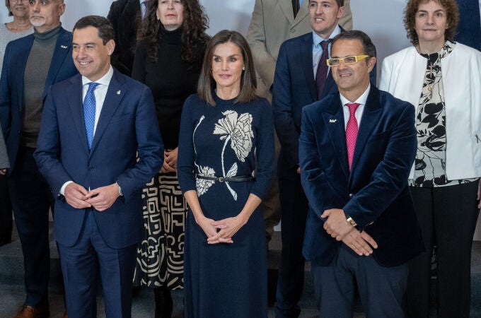 El look de la Reina Letizia en Sevilla.