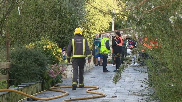 El 112 alertó inmediatamente a los bomberos de Betanzos, al 061, a Protección Civil y Guardia Civil.