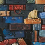 Una composición de maletas realizada por el pintor Cristóbal Toral