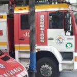 Los servicios de emergencias municipales acudieron al lugar junto con efectivos del parque comarcal de bomberos.