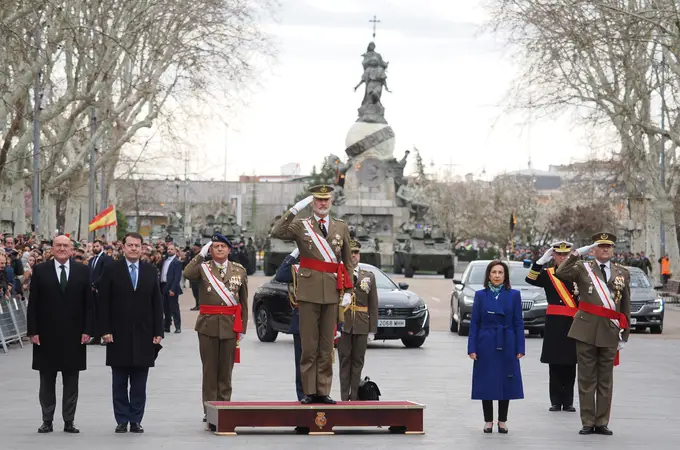 Valladolid aclama a su Rey y a la unidad de caballería más antigua del mundo