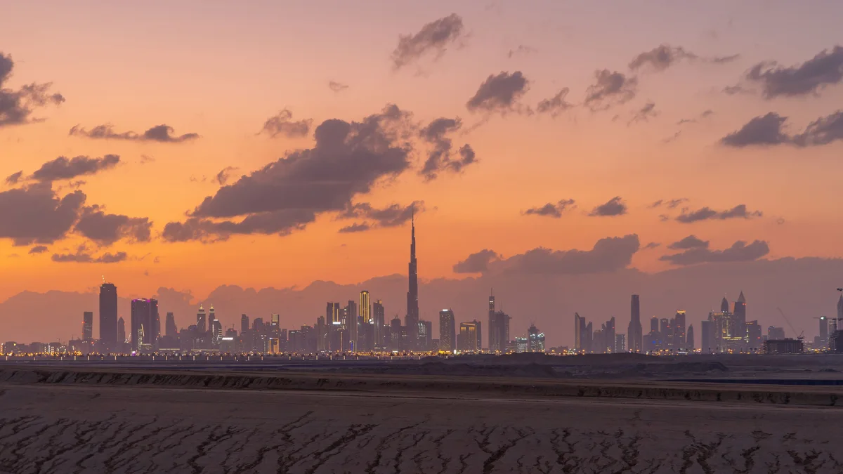 ¿Qué es la siembra de nubes por drones que usa Dubái para conseguir lluvia?