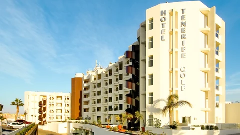 El Hotel Tenerife Golf se encuentra al sur de la isla