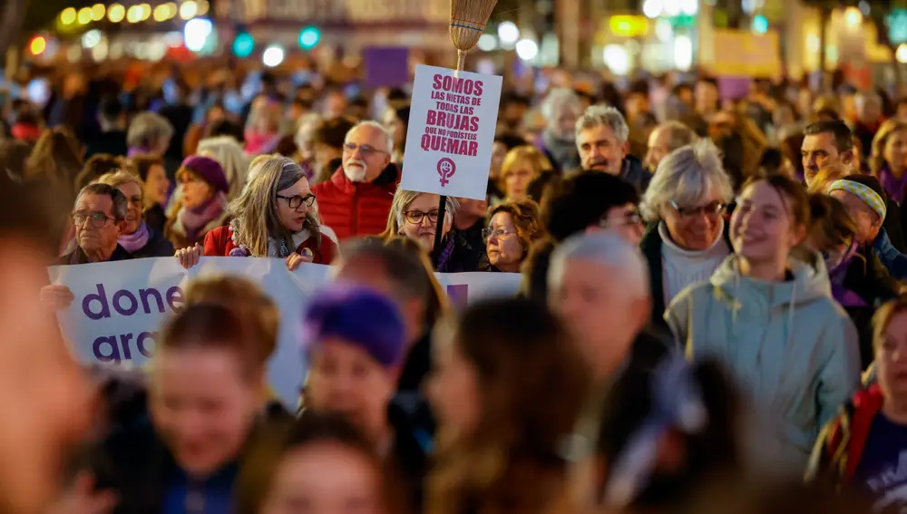 València sale a la calle para reclamar que no se retroceda en los derechos de la mujer