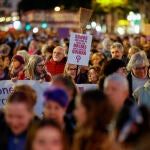 València sale a la calle para reclamar que no se retroceda en los derechos de la mujer