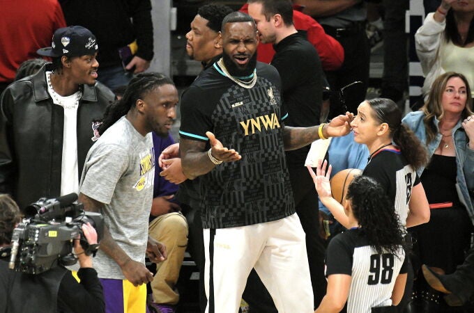 LeBron James no jugó en la victoria de los Lakers ante los Bucks