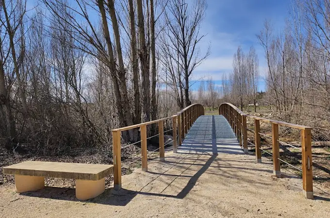 La restauración de las márgenes del río Ucero, en El Burgo de Osma (Soria), cumple 15 años como zona deportiva y de ocio