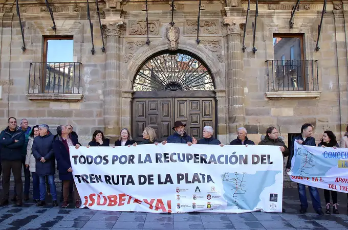 Los colectivos por el Tren Ruta de la Plata piden el compromiso de las cuatro comunidades, entre ellas Castilla y León