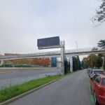 Madrid sustituye la pasarela peatonal sobre la A-2, a la altura de la avenida de Bruselas