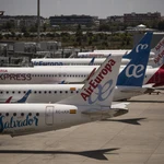 Varios aviones de Air Europa en la terminal T4 del Aeropuerto Adolfo Suárez Madrid-Barajas.
