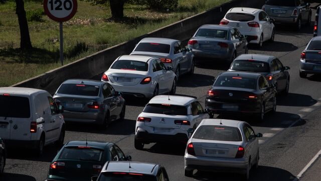 Carriles adicionales y límites a camiones en un puente de mayo con 8,4 millones de viajes