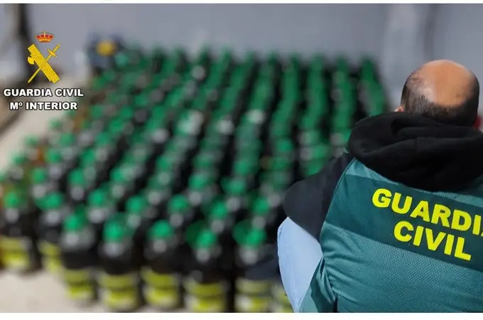 La Guardia Civil detiene a dos personas por vender aceite adulterado