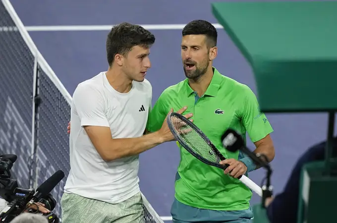 El cabreo de Djokovic con el juez de silla por un punto extrañísimo contra Nardi en Indian Wells