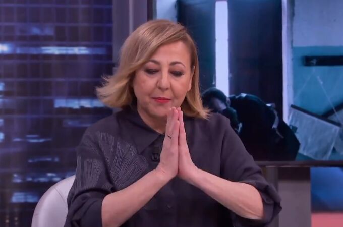 La actriz Carmen Machi junta las palmas de las manos en 'El Hormiguero'
