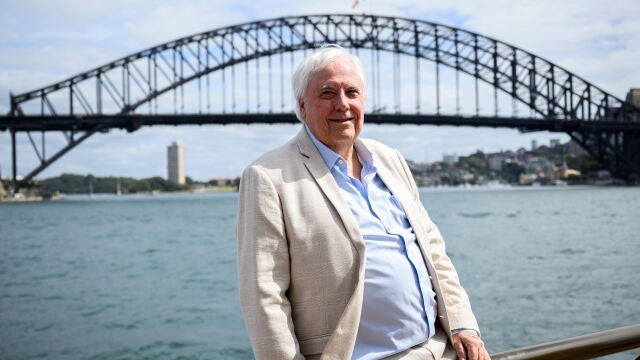 Clive Palmer announces Titanic replica plans