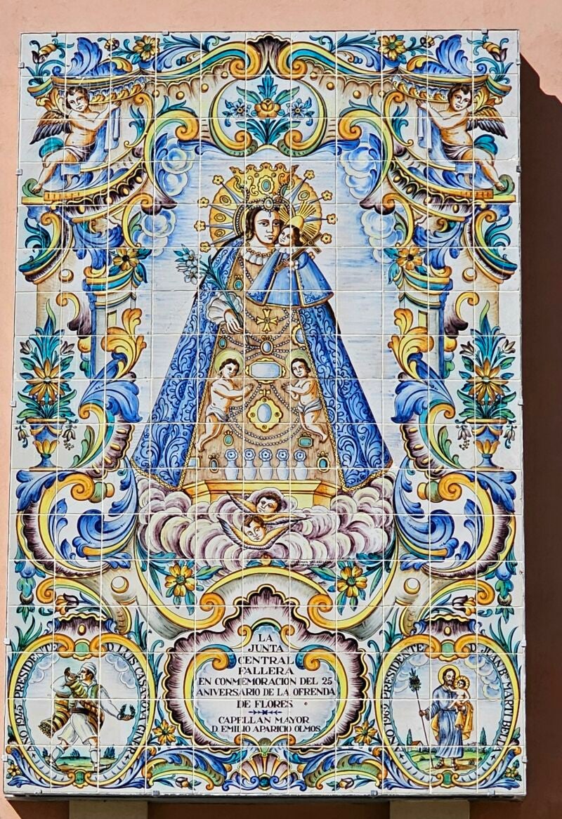 Retablo de la Virgen en la ofrenda de los años 70